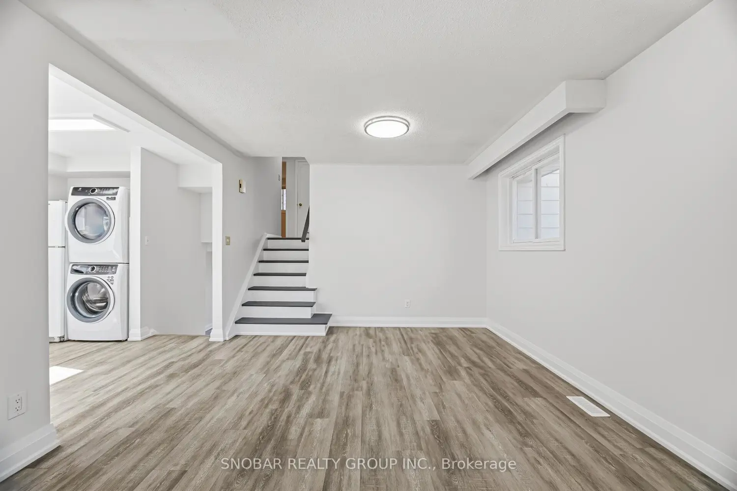 3422 Credit Heights Drive photo 4