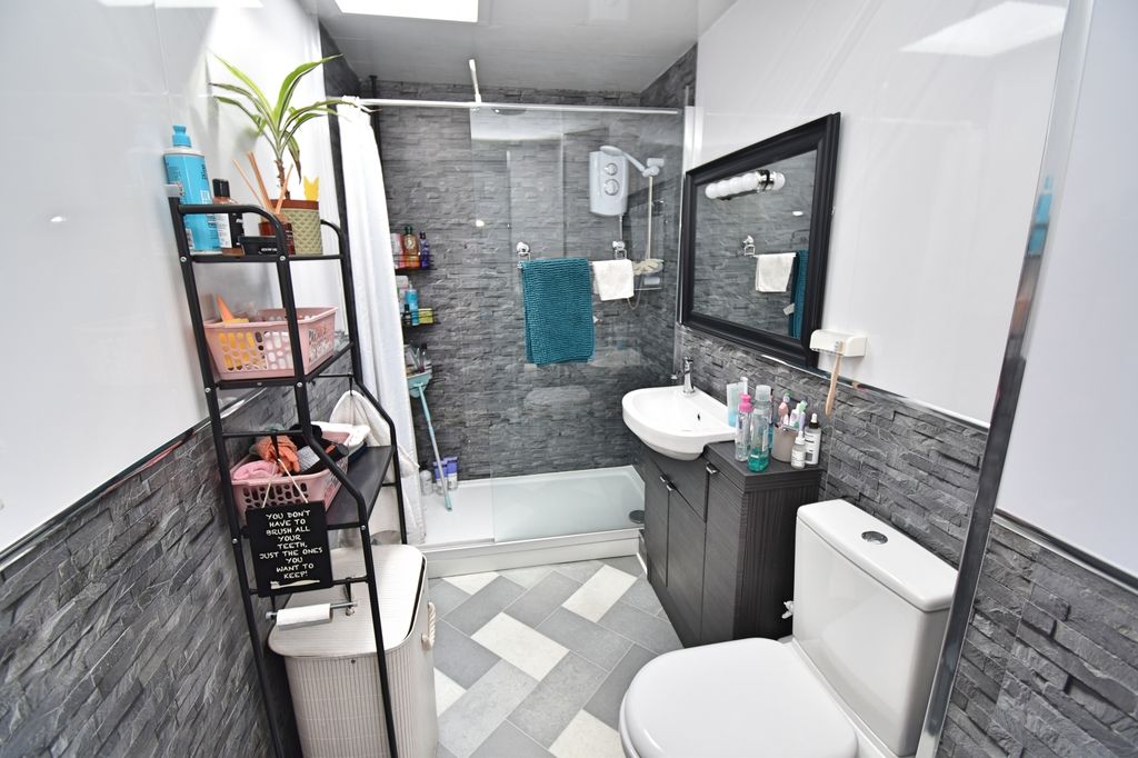 Additional image 5 of 4 bed terraced house for saleAuchmead Road, Greenock PA16