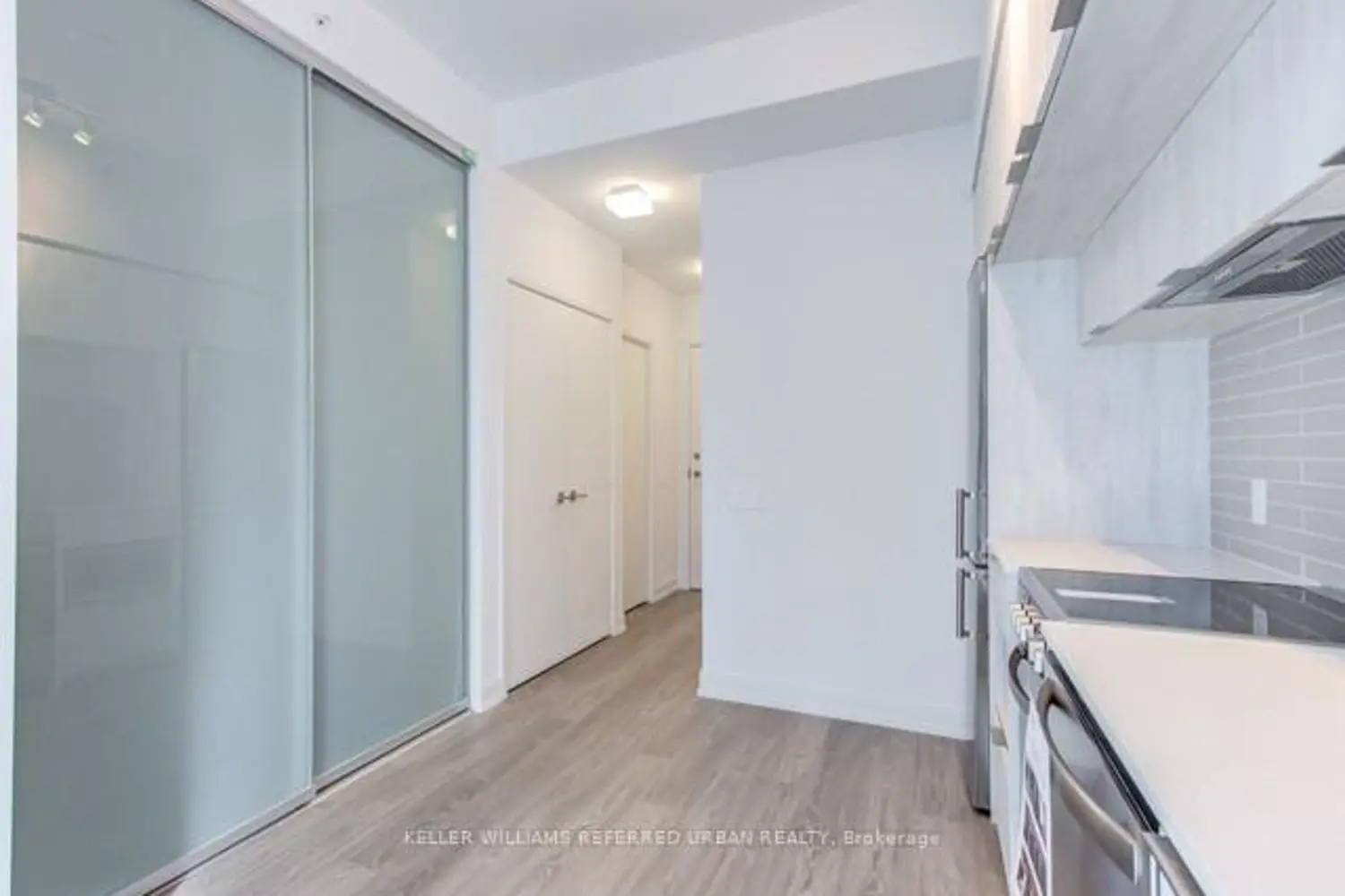 Additional image 4 of 181 Dundas Street 3601