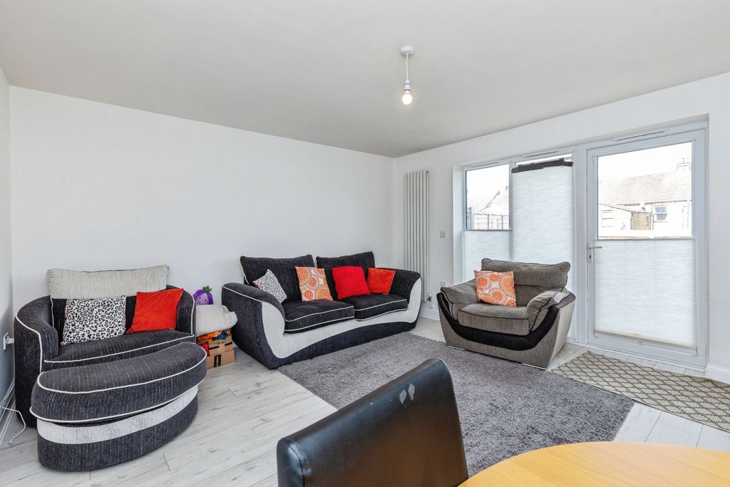 Additional image 3 of 4 bed terraced house for saleLivingstone Road, Gillingham ME7