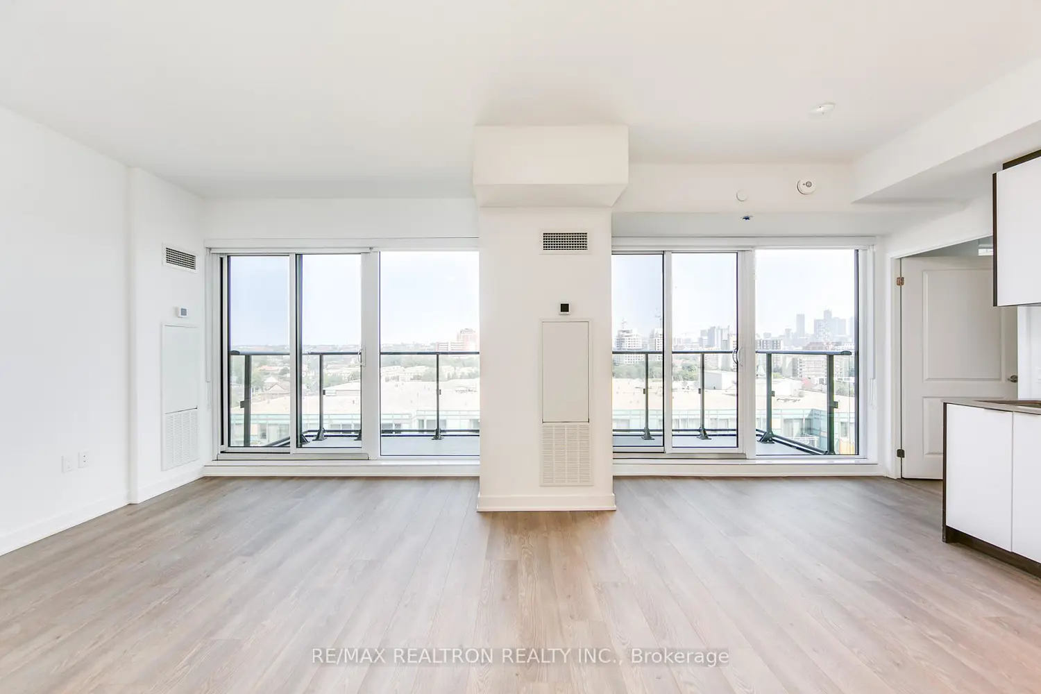 543 Richmond Street 1402