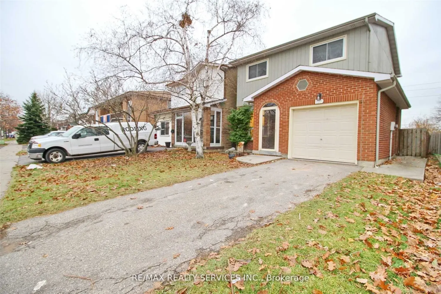 120 Simmons Boulevard photo 2