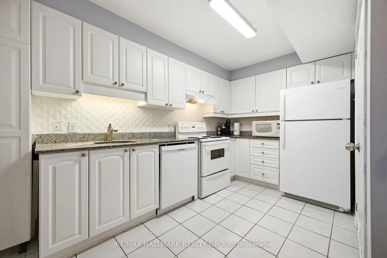 Additional image 7 of 429 Somerset Street Ph13