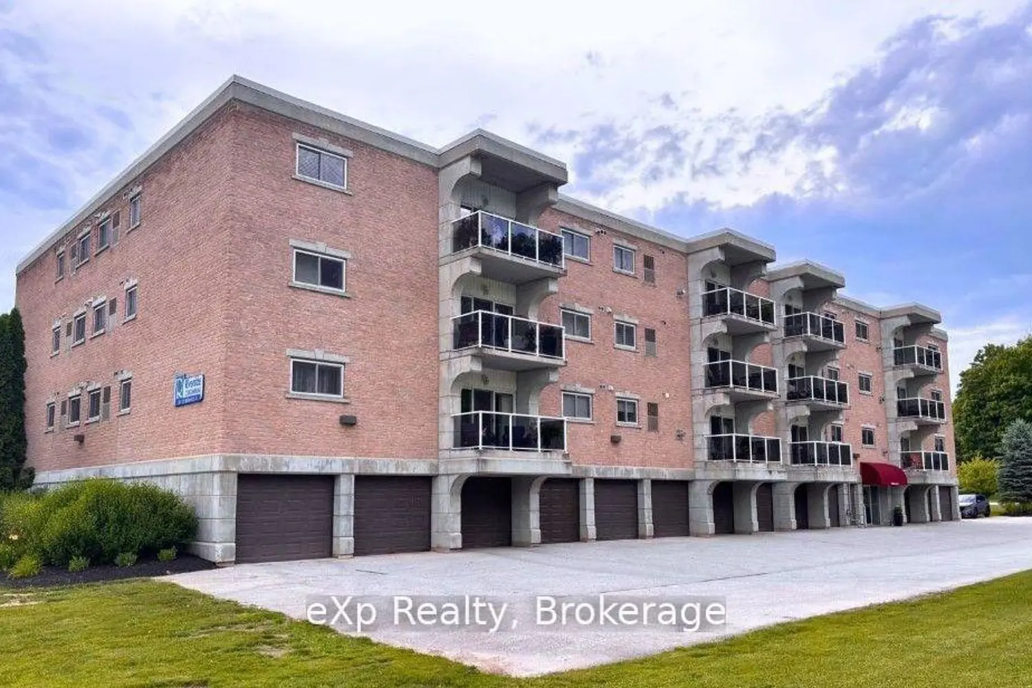 85 William Street 204 photo 2