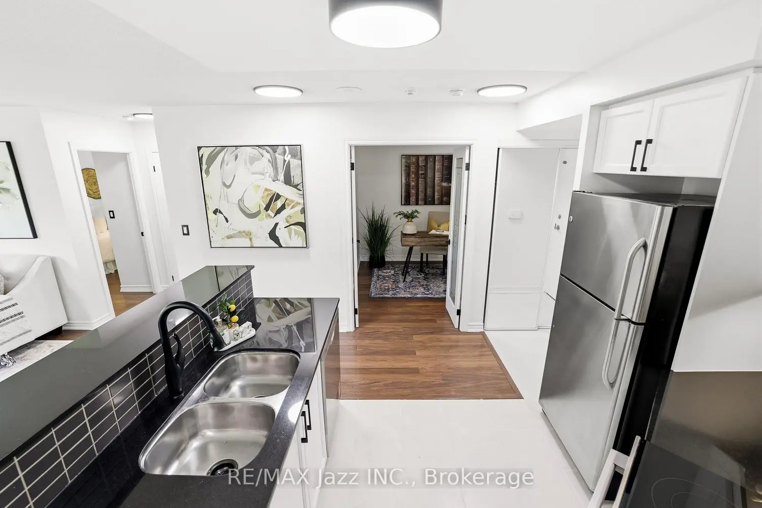 Additional image 4 of 16 Dallimore Circle 307