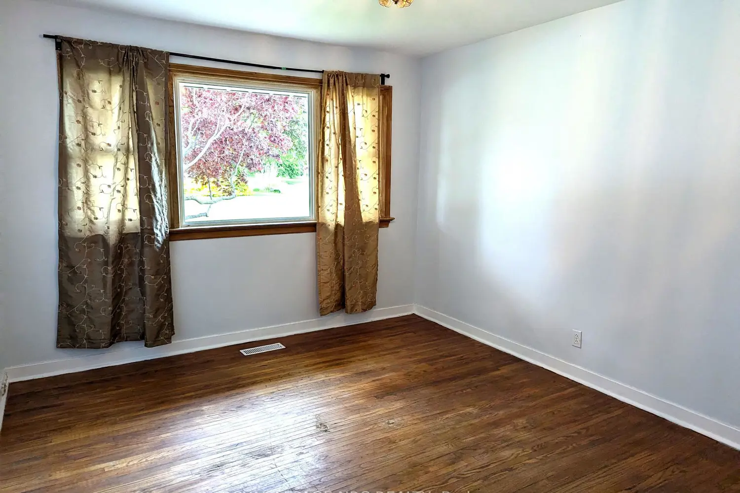 Additional image 6 of 6094 Stevens Street