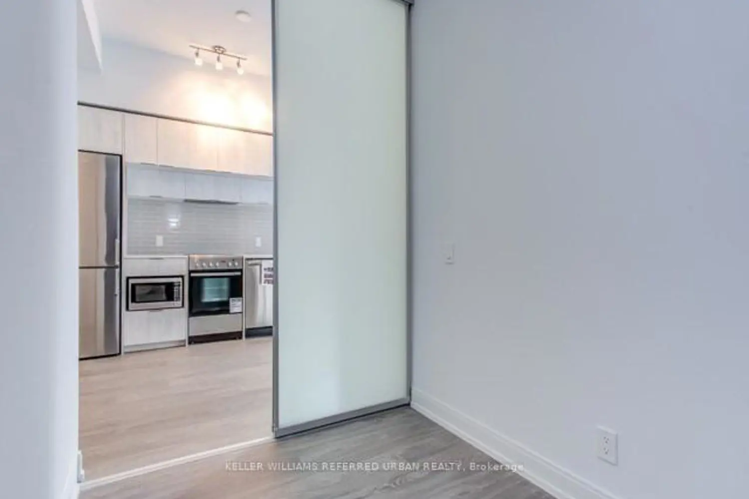 Additional image 8 of 181 Dundas Street 3601