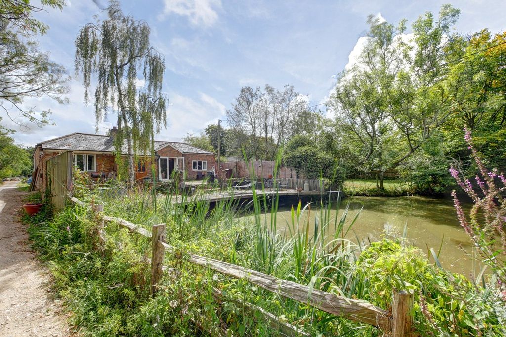 5 bed detached bungalow for saleHempstead Lane, Hailsham BN27