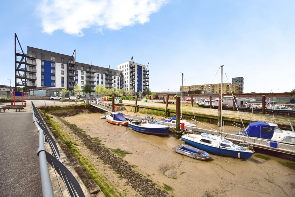 Additional image 2 of 2 bed flat for saleOcean Drive, Gillingham ME7