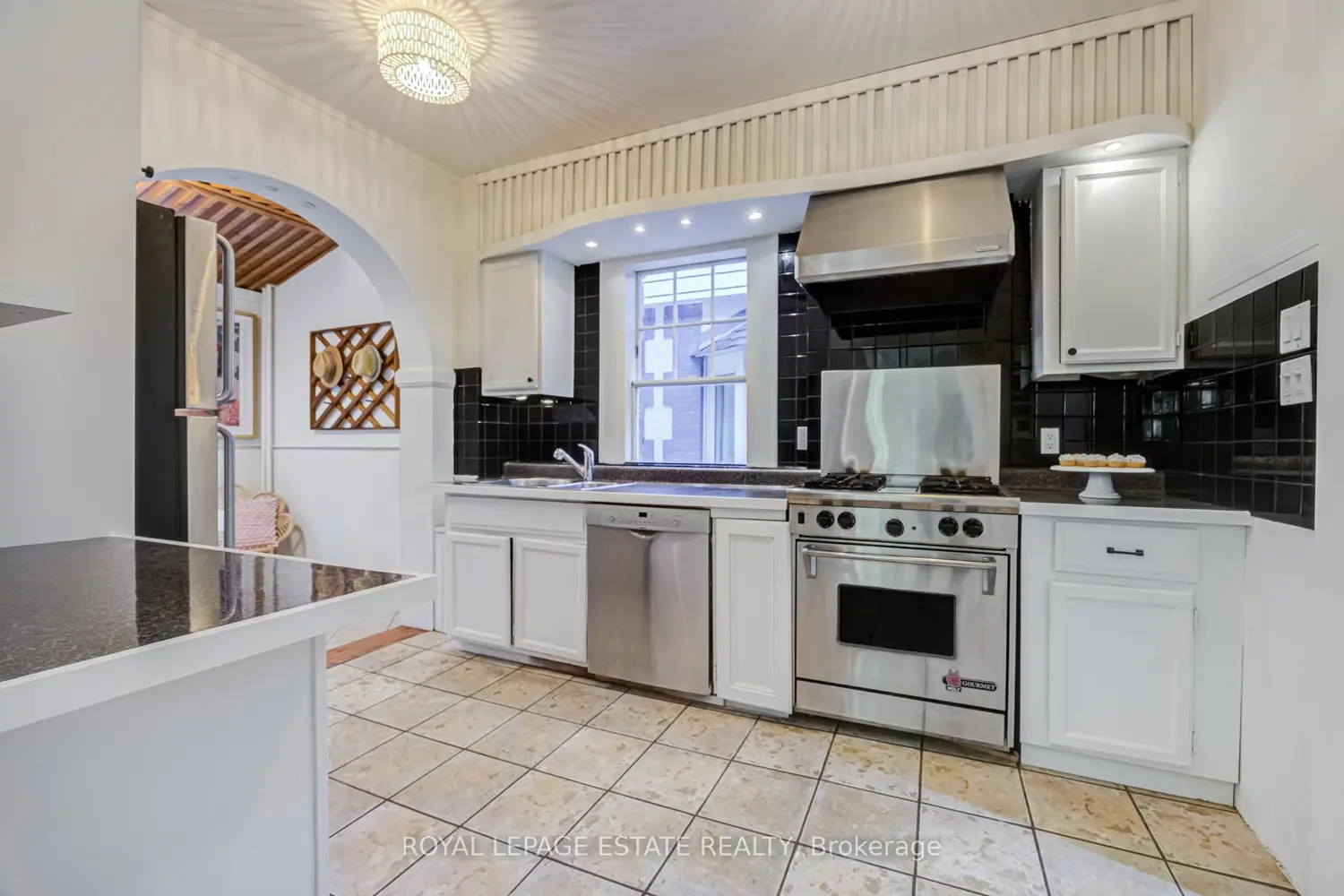 Additional image 6 of 38 Queensbury Avenue