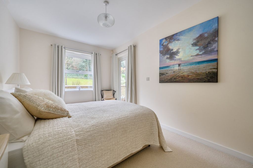 Additional image 16 of 2 bed flat for saleSouth Park, Gerrards Cross, Buckinghamshire SL9