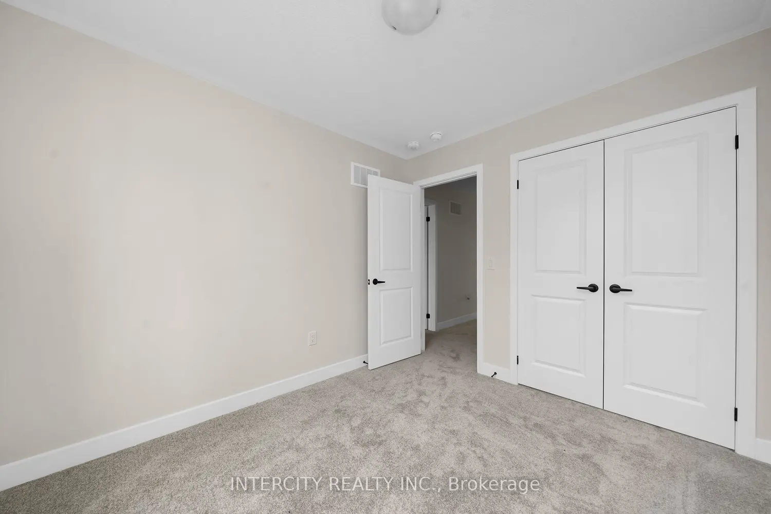 Additional image 16 of 104 Walden Drive Blk 7 Unit 1