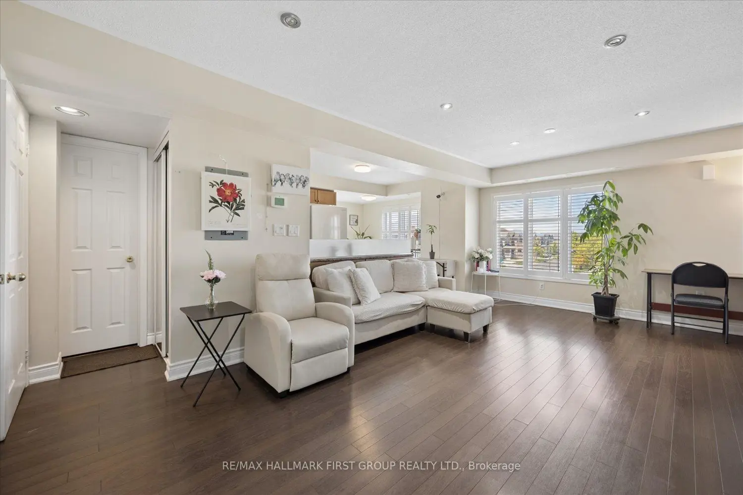 Additional image 3 of 2067 Bur Oak Avenue 3