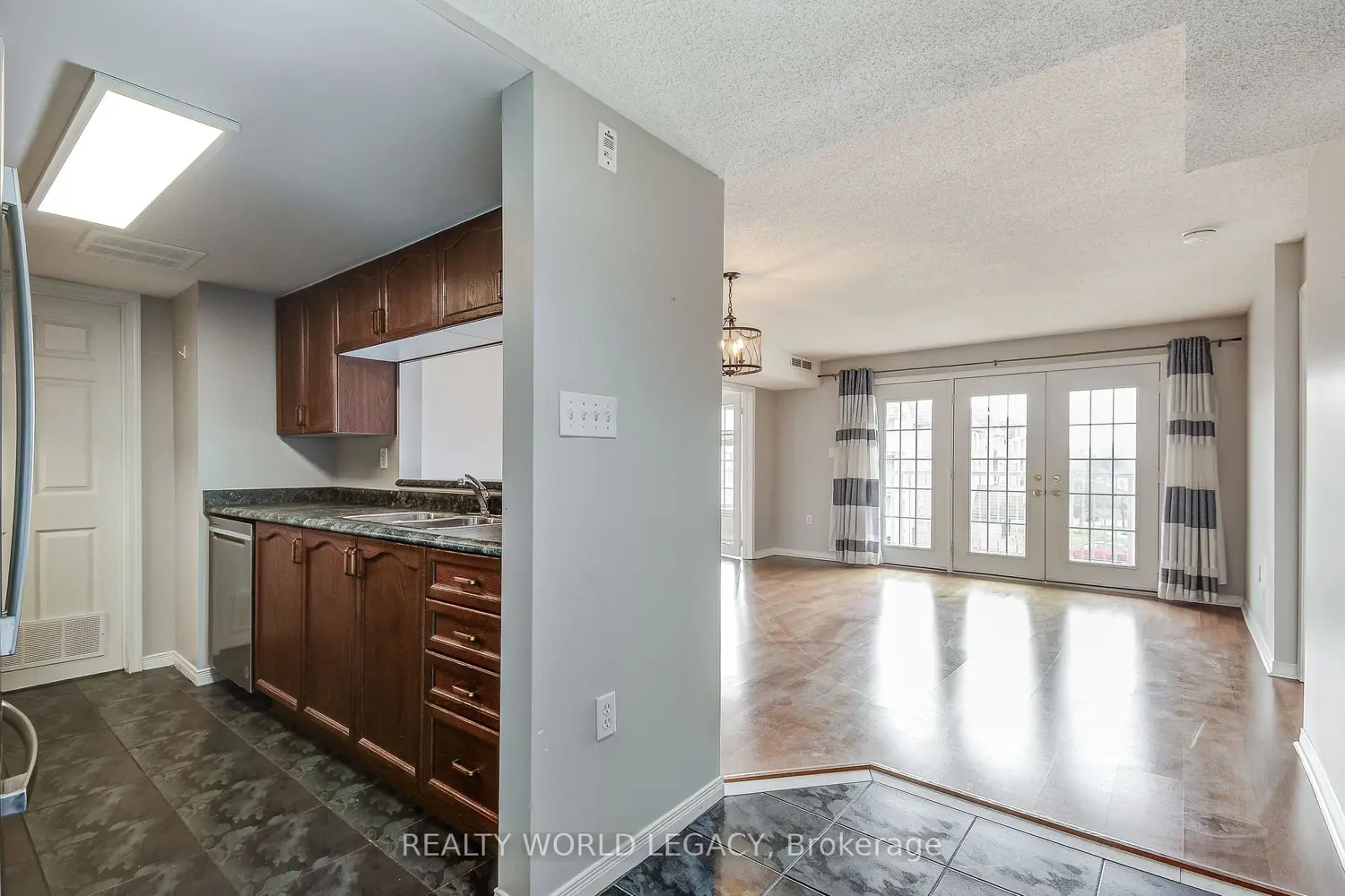 216 Plains Road 306E photo 2