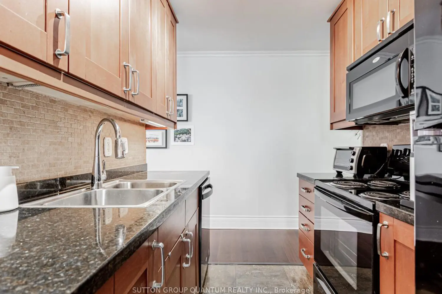 Additional image 11 of 2550 Bathurst Street Suite 218