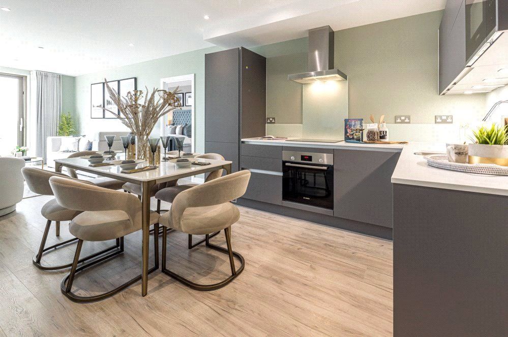 2 bed flat for saleThe Lock, Greenford Quay, Greenford UB6 photo 2