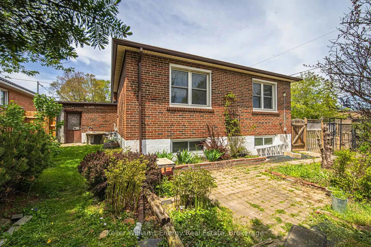 249 Thomas Street photo 3
