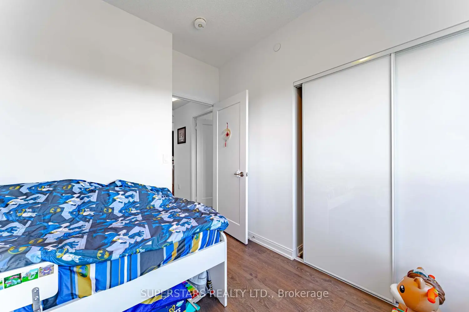 Additional image 6 of 275 Village Green Square 3422