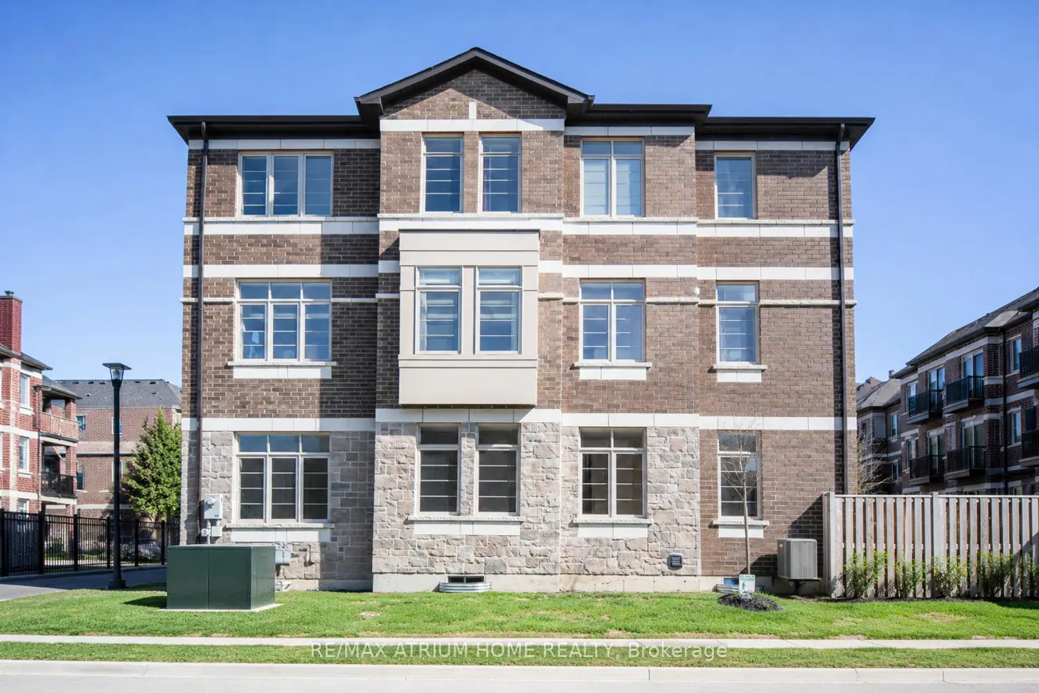 1 Sissons Way