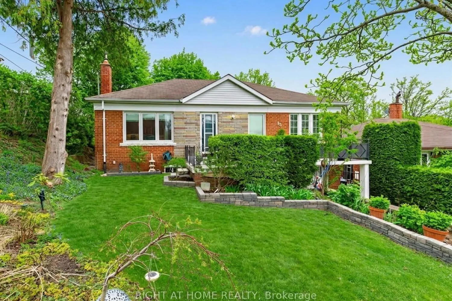 85 Flamborough Drive