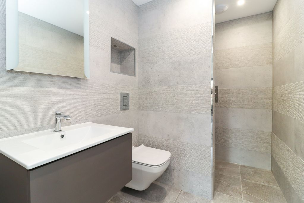 Additional image 6 of 2 bed flat for saleLower House, Gerrards Cross SL9