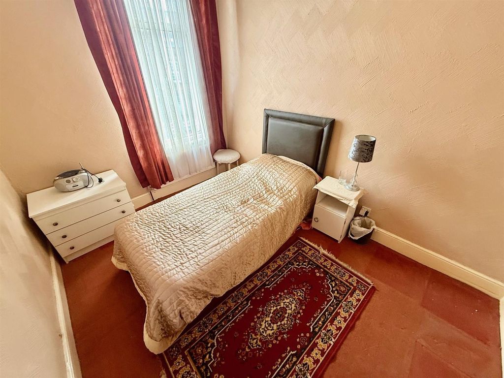 Additional image 15 of 4 bed flat for saleRegent Road, Great Yarmouth NR30