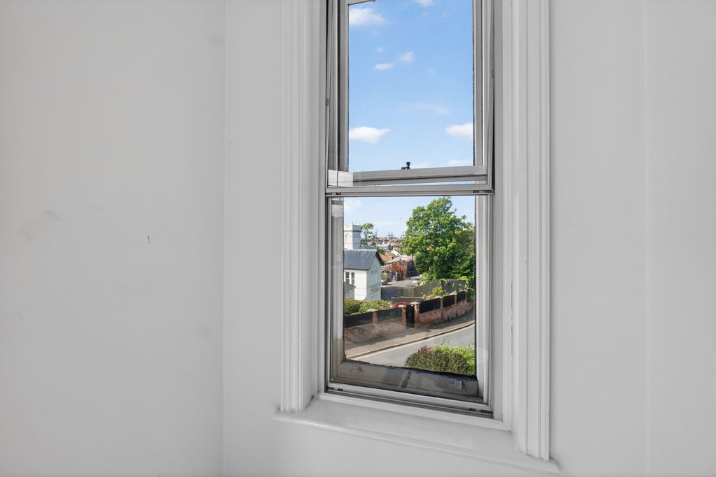 Additional image 4 of 2 bed flat for saleGraham Court, Hamilton Gardens, Felixstowe IP11