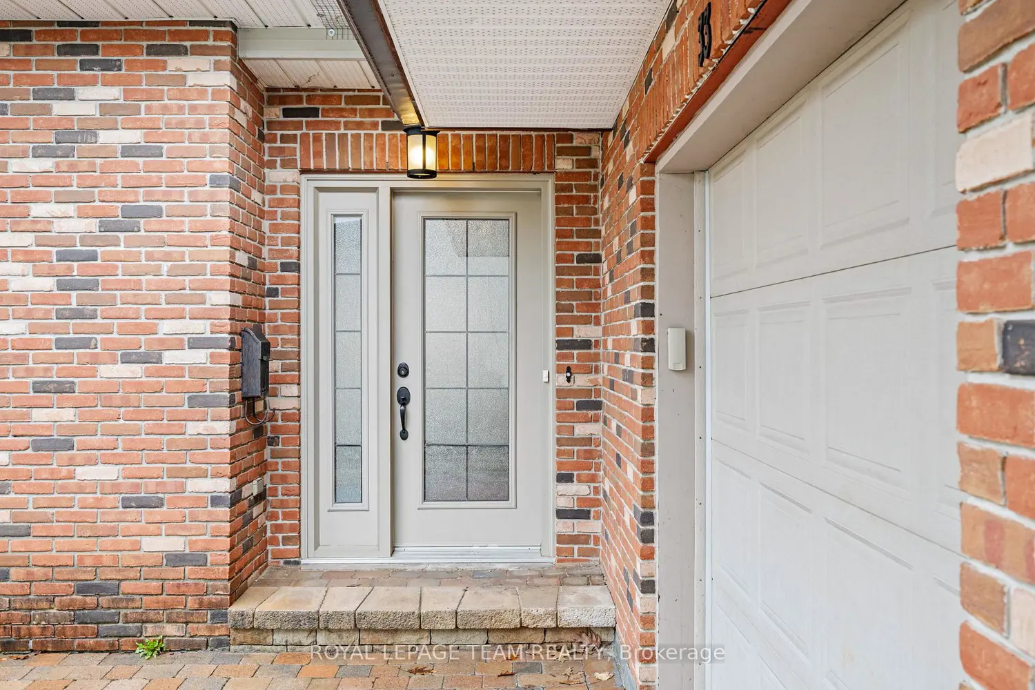 33 Rutherford Crescent photo 2