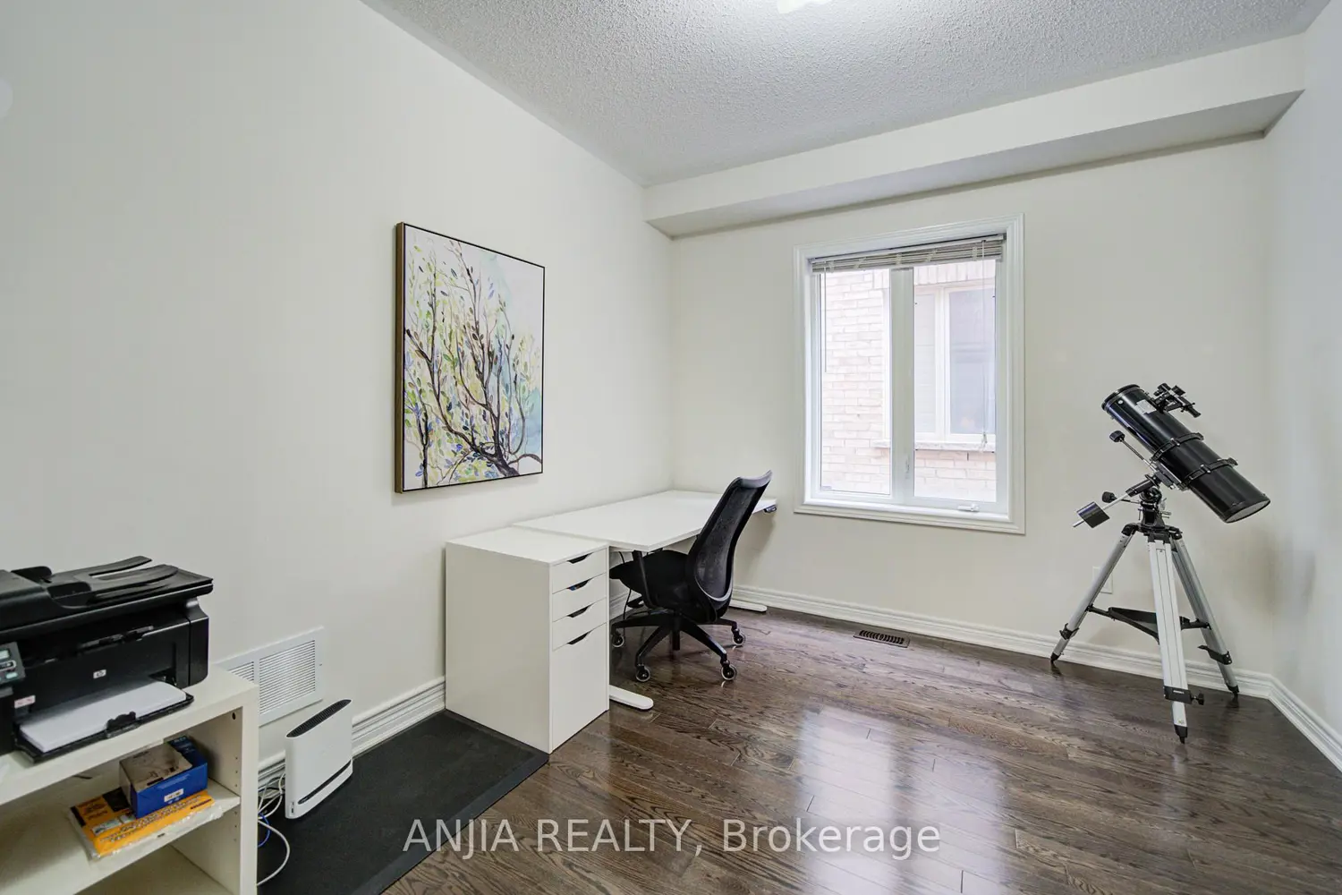 Additional image 4 of 1165 Blencowe Crescent