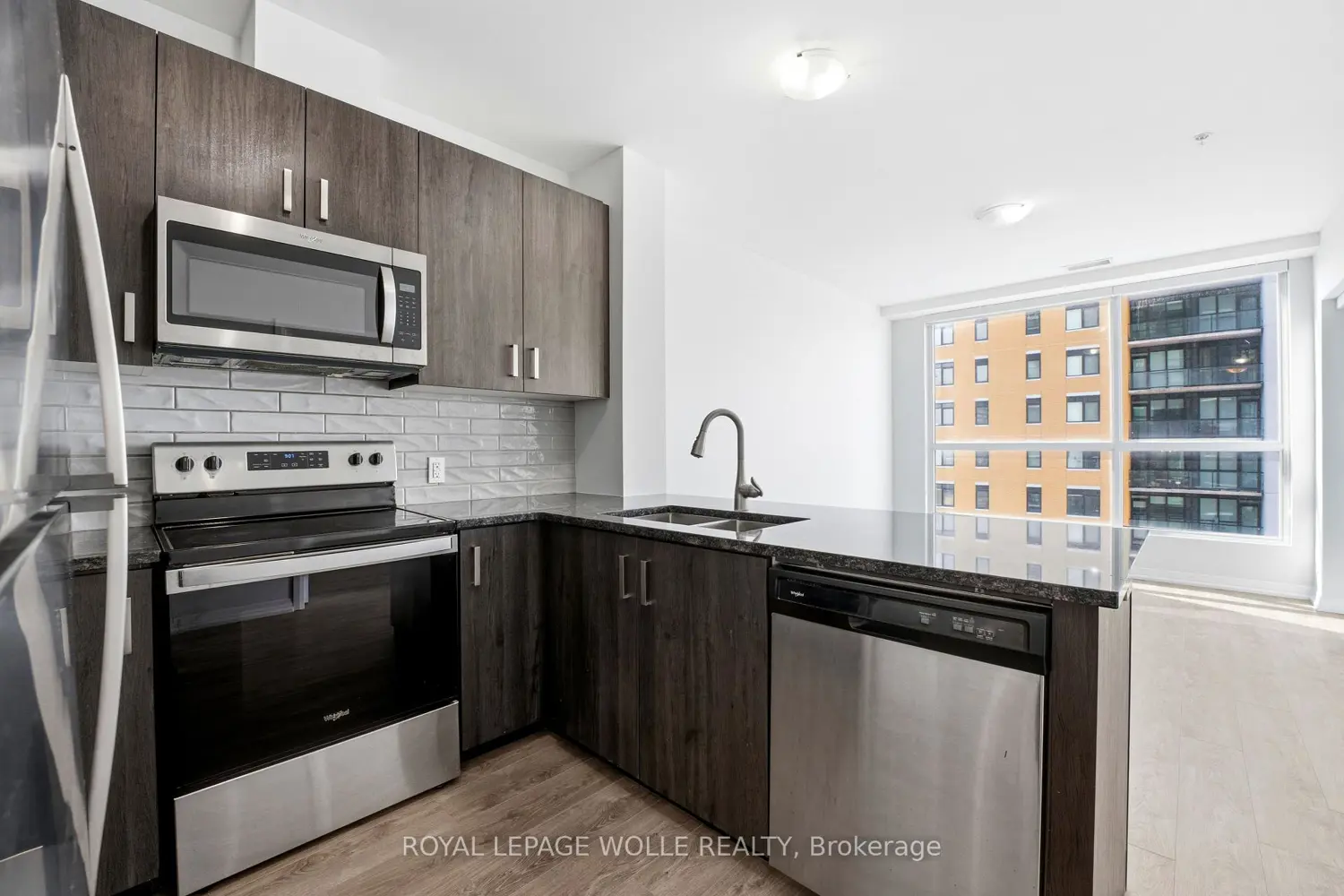 Additional image 5 of 104 Garment Street 16