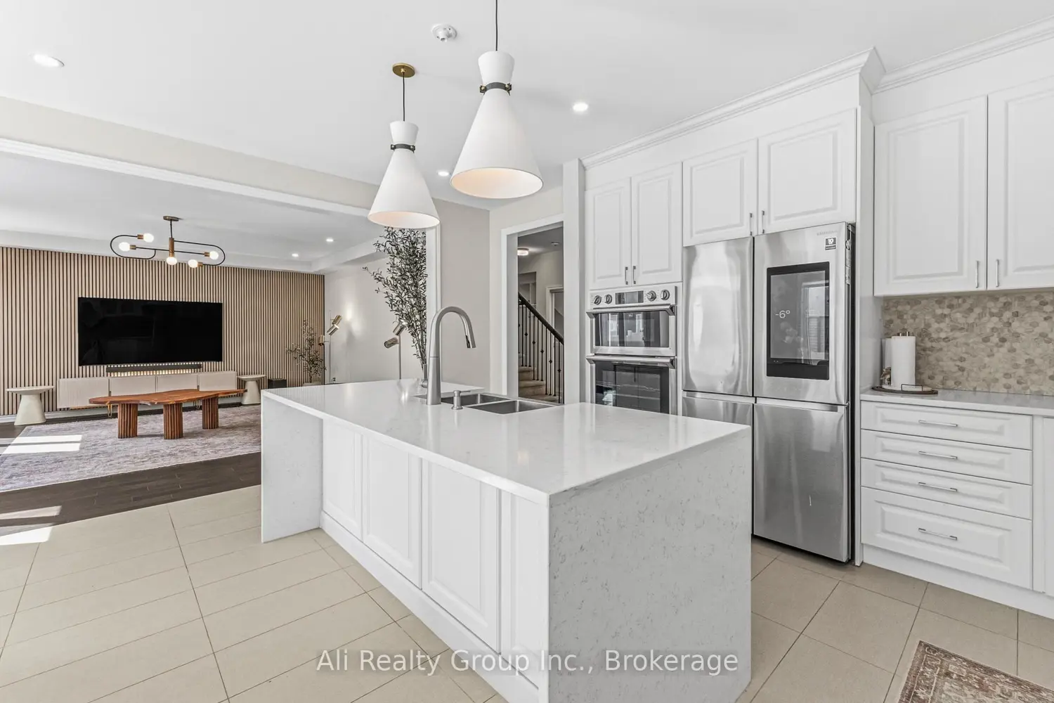 38 Mudminnow Crescent photo 2