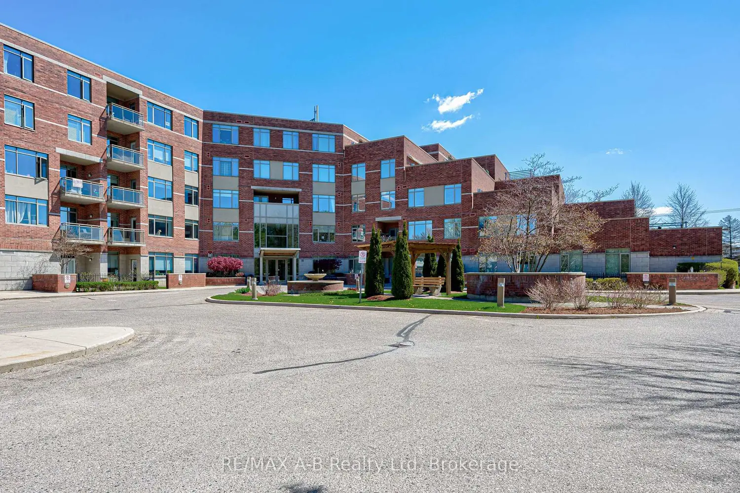 400 Romeo Street 101