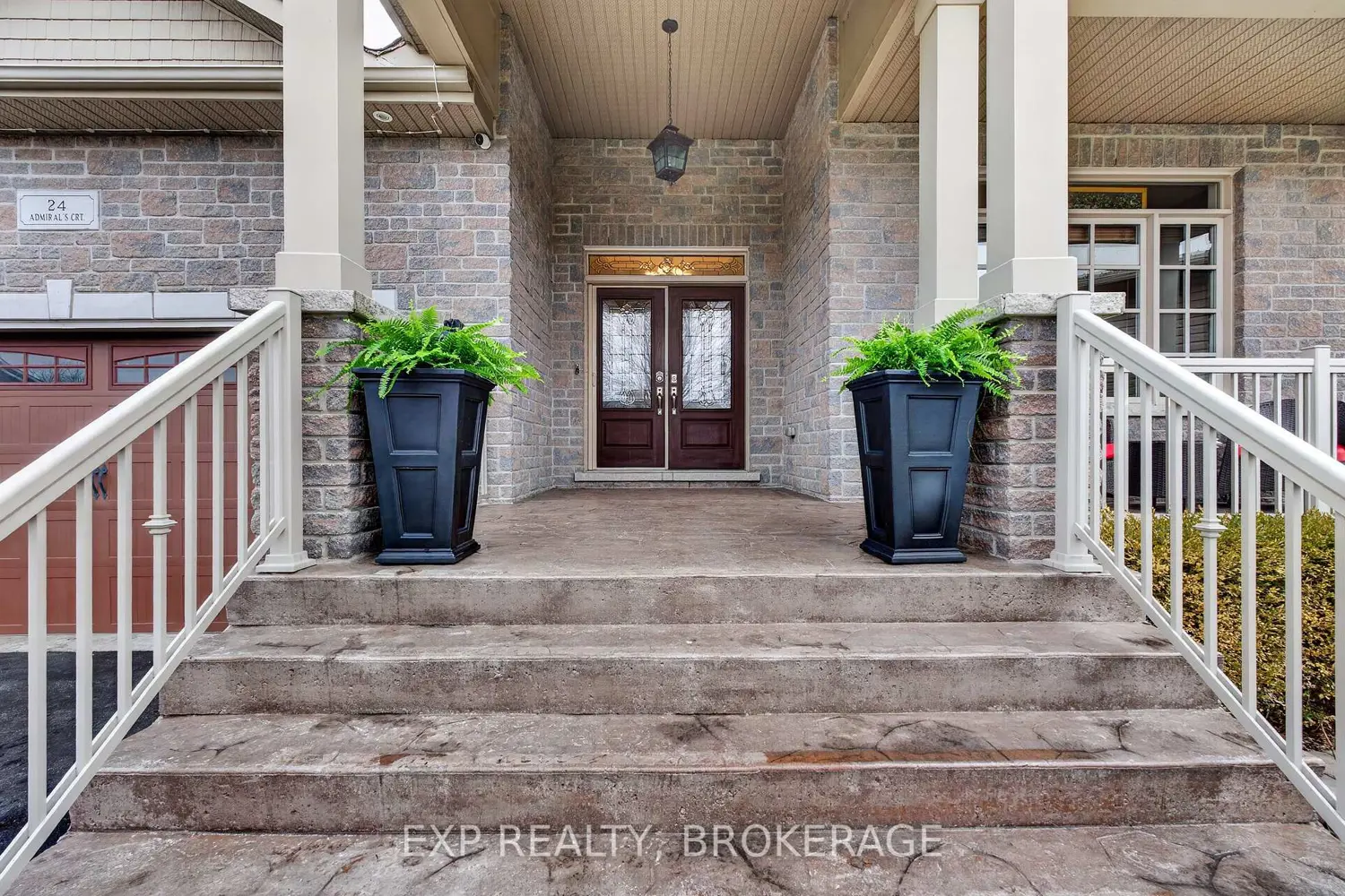 24 Admiral's Court photo 3