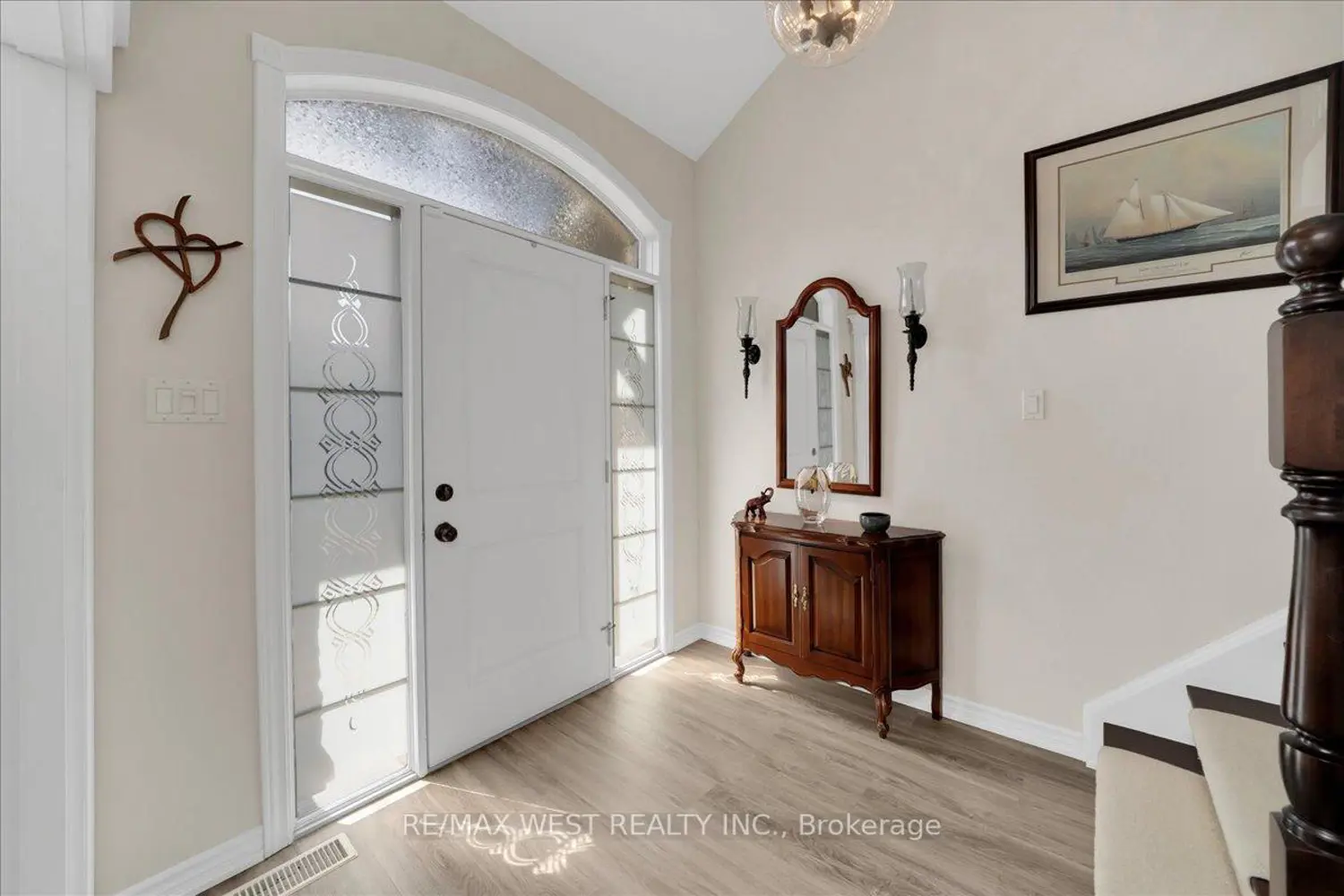 2 Reddington Drive 2 photo 2