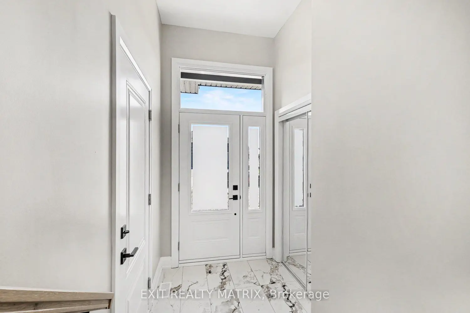 531 Regina Street photo 3