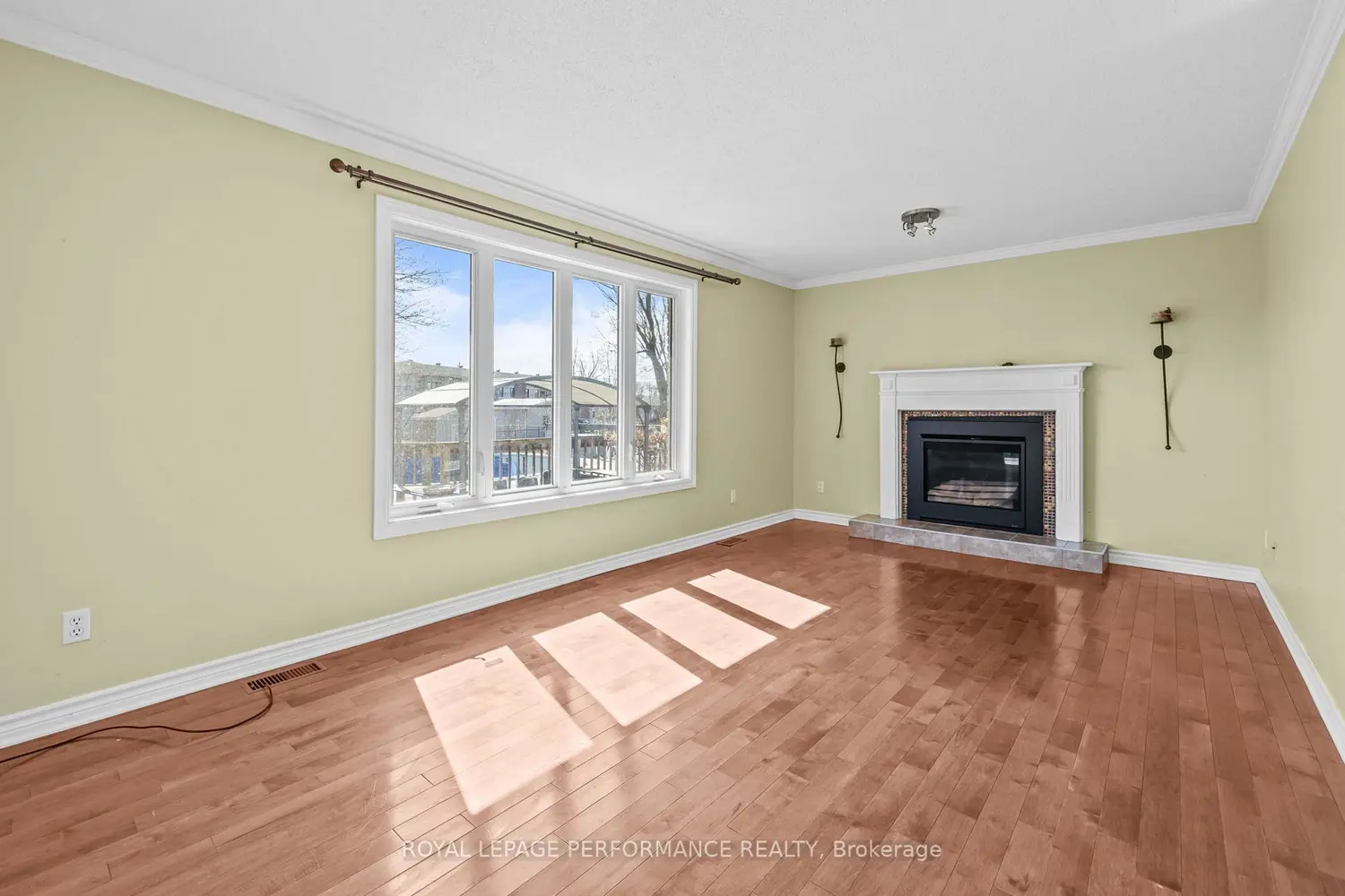 54 Lapointe Boulevard photo 3