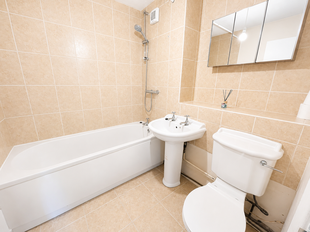 Additional image 6 of 2 bed flat for saleRowan Court, Frome, Somerset BA11