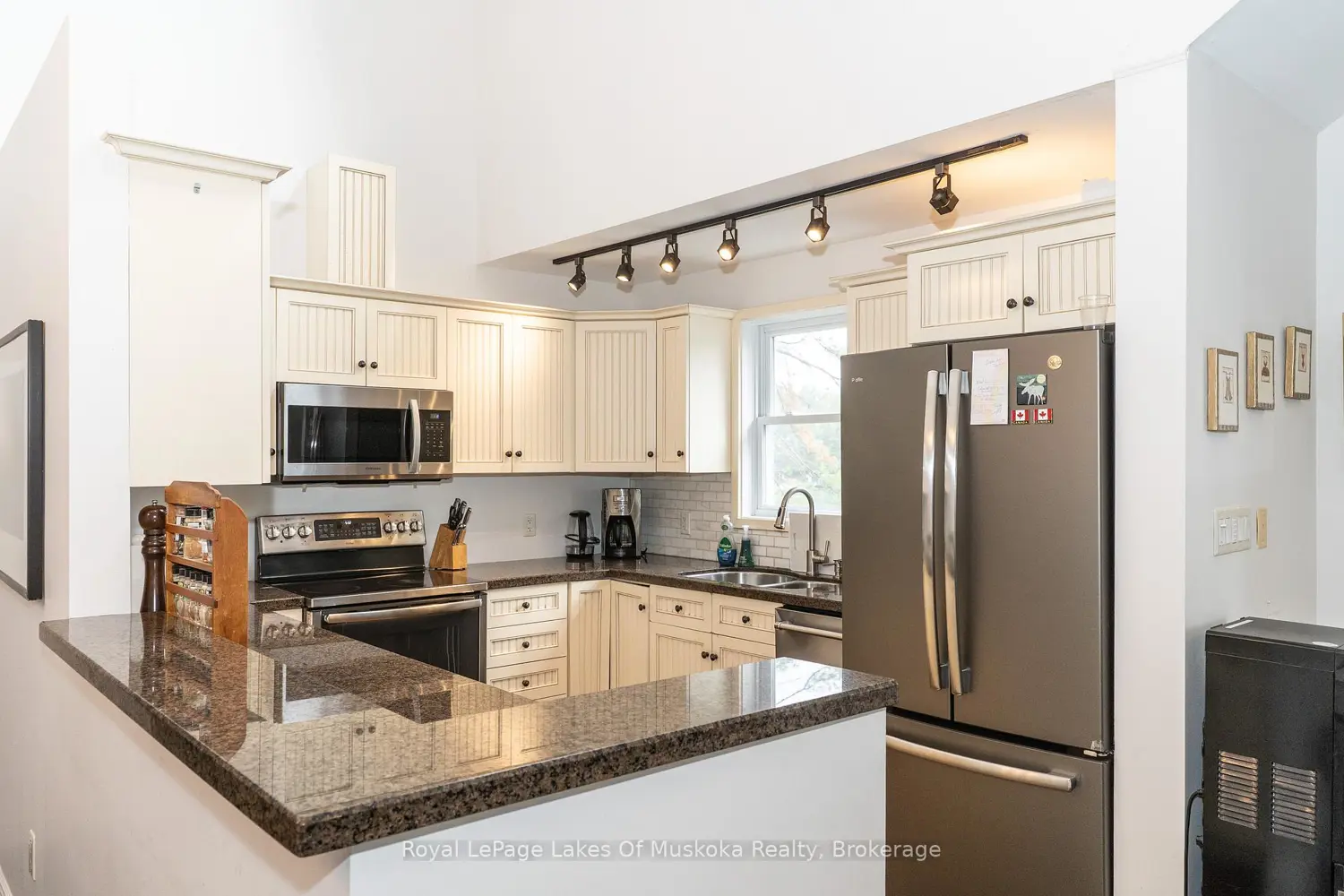 49 Pinetree Road photo 4