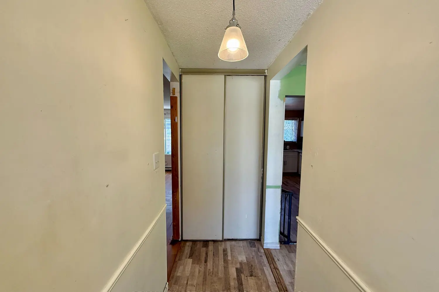 776 Grouse Crescent photo 2