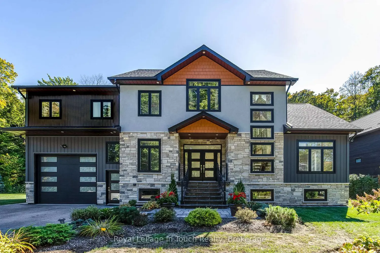 9 Belcourt Crescent photo 2
