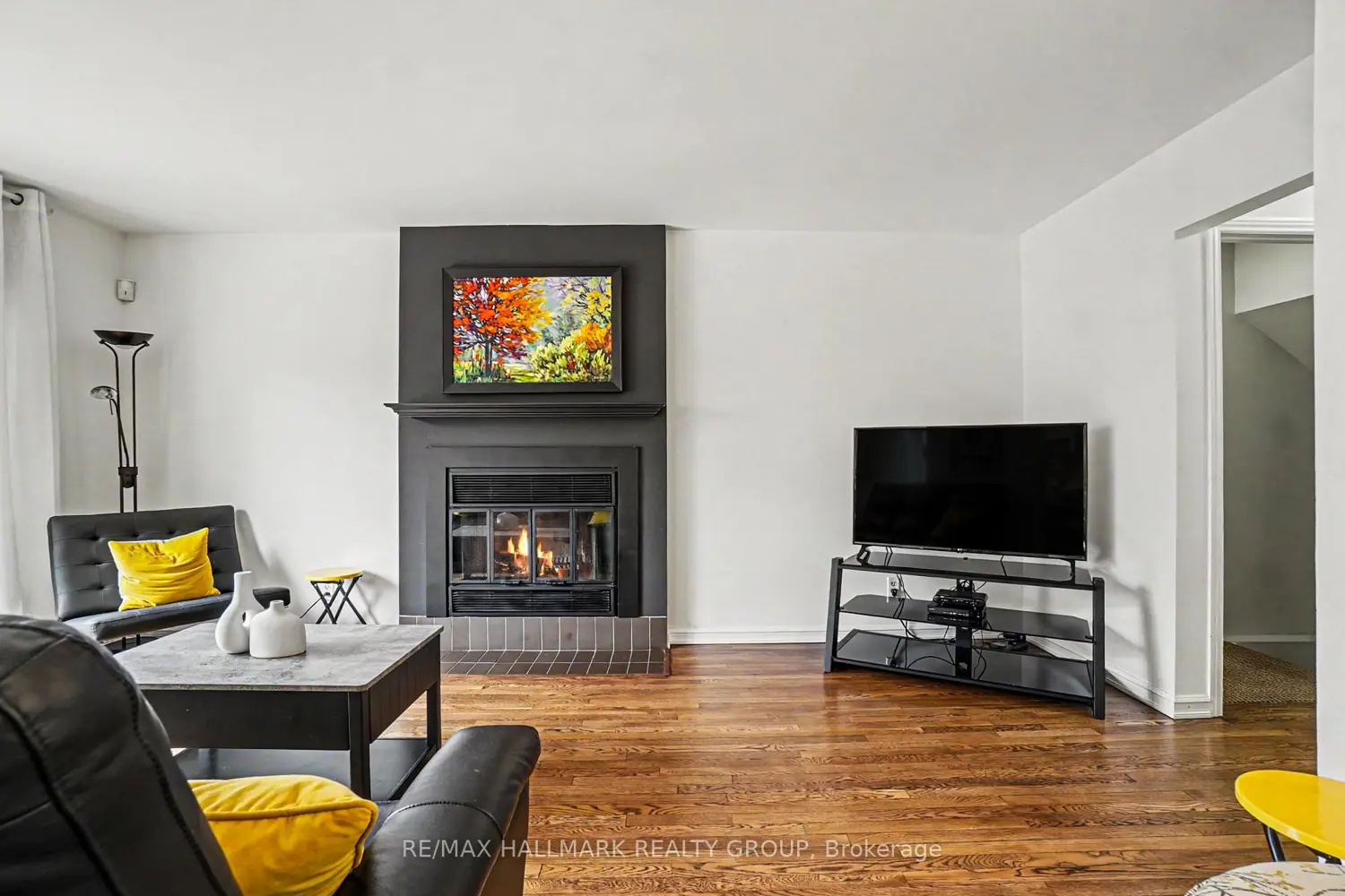 2056 Wildflower Drive photo 3