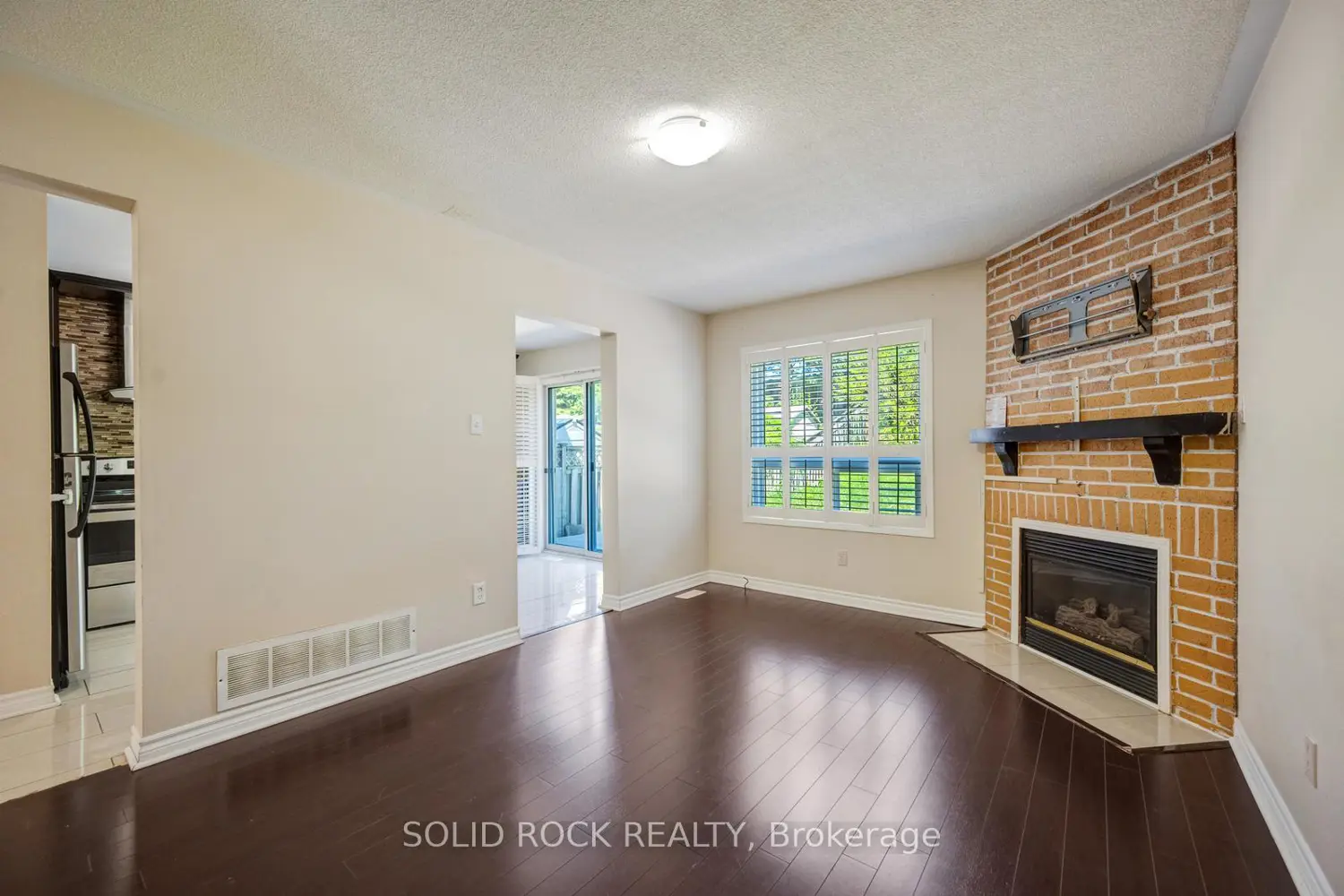 58 Ravenscliffe Court photo 5