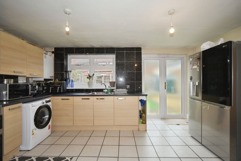 Additional image 5 of 4 bed semi-detached house for saleMeyer Road, Erith DA8