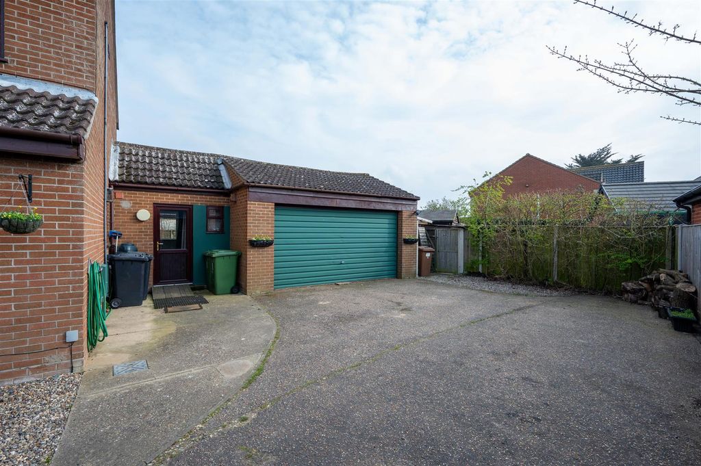 Additional image 29 of 5 bed detached house for saleFell Way, Bradwell, Great Yarmouth NR31