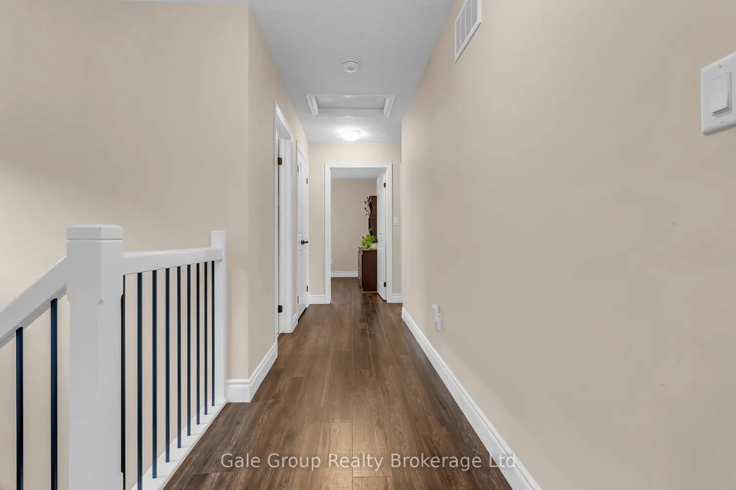 Additional image 8 of 48 Cash Crescent