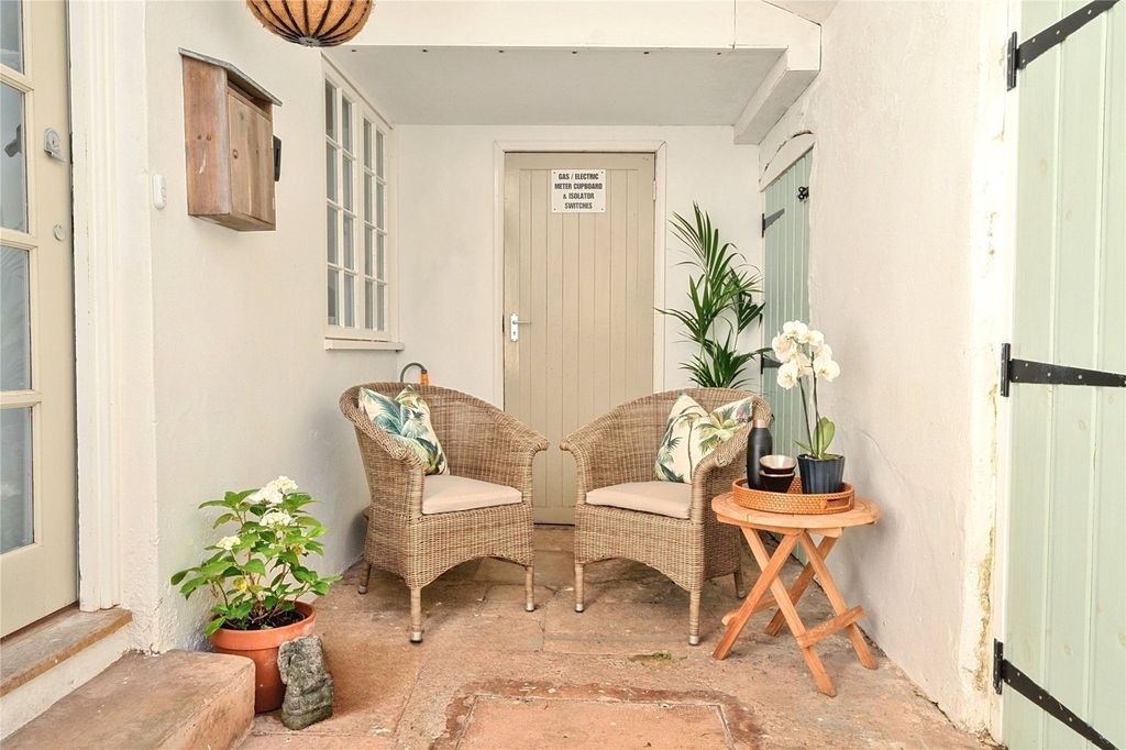 2 bed flat for saleSt Leonards, Exeter EX2 photo 3