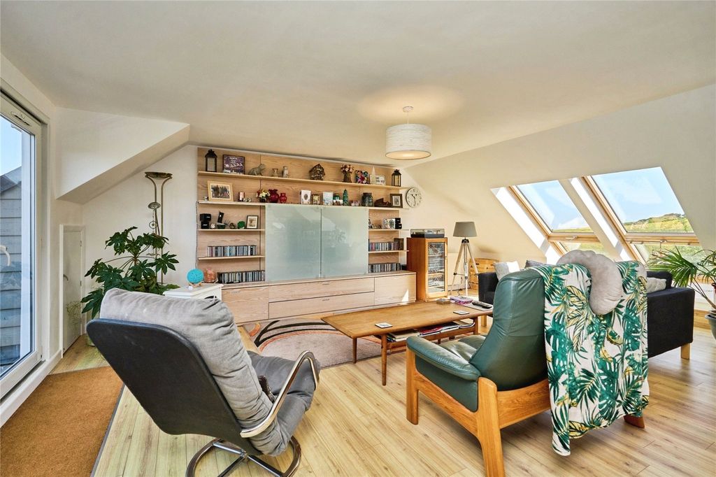 Additional image 10 of 6 bed detached house for saleMonks Lane, Freshwater, Isle Of Wight PO40