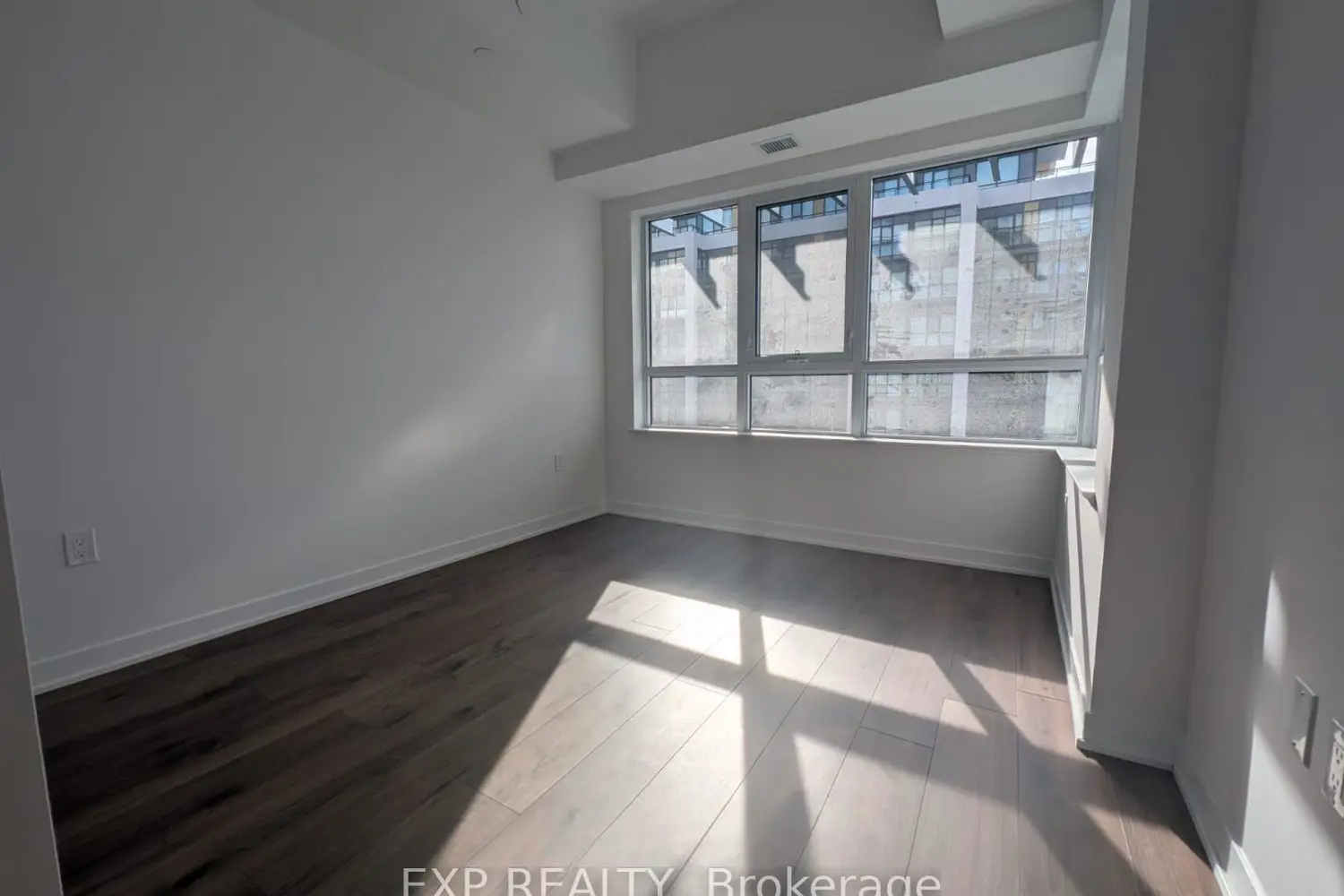 Additional image 9 of 395 Dundas Street 525