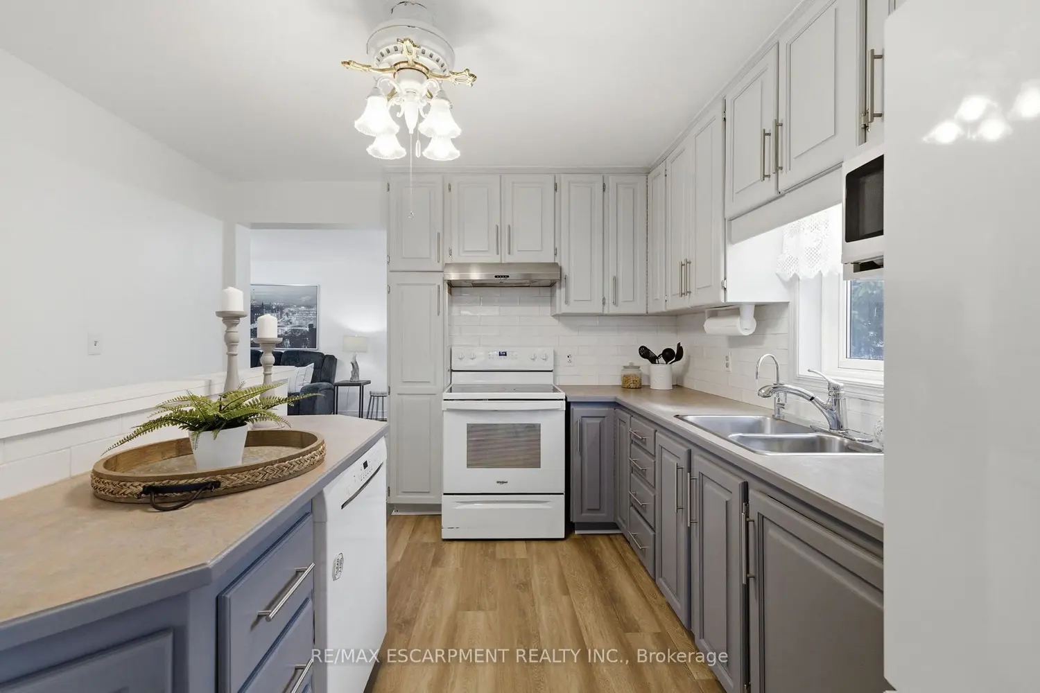 138 Glenholme Avenue photo 3