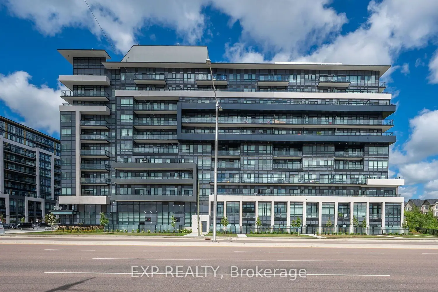 395 Dundas Street 525
